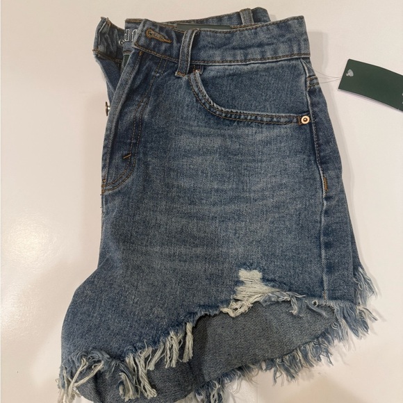 Wild Fable High Rise Distressed Frayed Denim Shorts - Picture 5 of 6